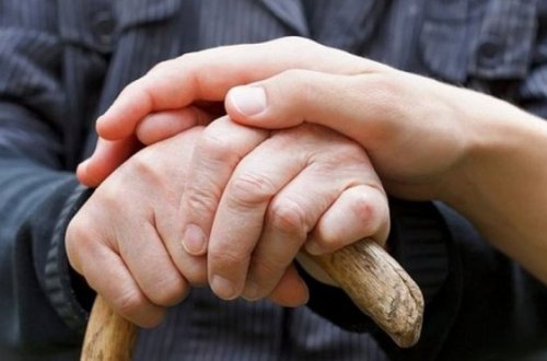 Болезнь Паркинсона объявляет себя заранее: обращайте внимание на ее предупреждающие знаки