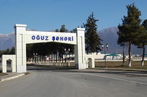 Oğuzda bələdiyyə binasını məğlub olmuş köhnə sədr yandırıb? - ÖZƏL VİDEO