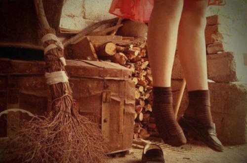 Azərbaycanda nişanlı qız intihar etdi: Bacısının həyat yoldaşının telefonu ilə...