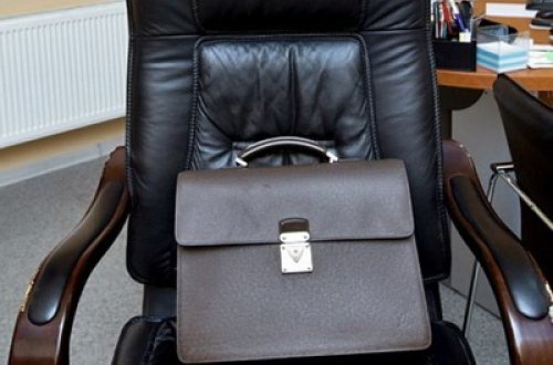 Daha bir yüksək vəzifəli şəxs işdən çıxarıldı - MÜƏMMALI SƏBƏB FOTOLAR