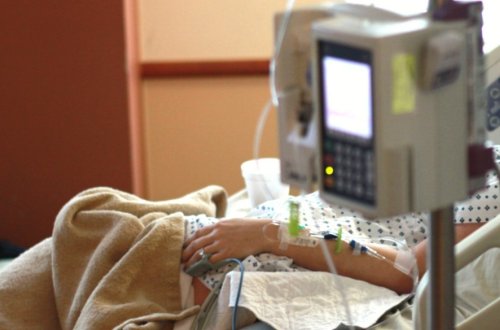 Azərbaycanda iki gənc qız dəm qazından zəhərləndi