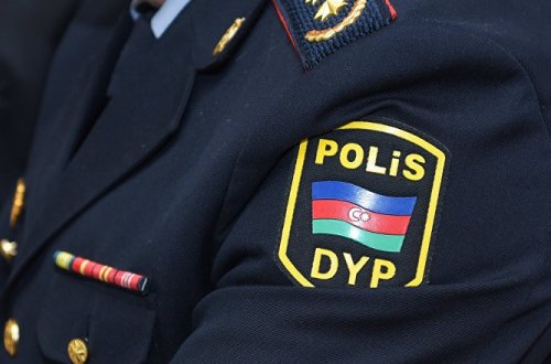 Pul alarkən görüntüsü yayılan polis əməkdaşı ölüb - FOTO