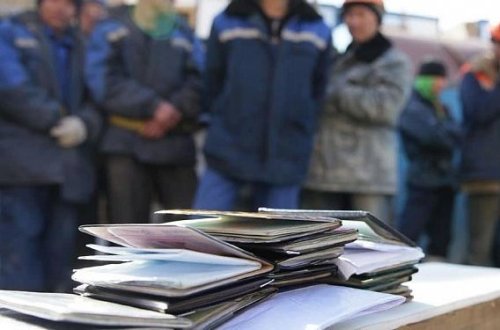 Из Волгограда депортированы азербайджанцы - ФОТО