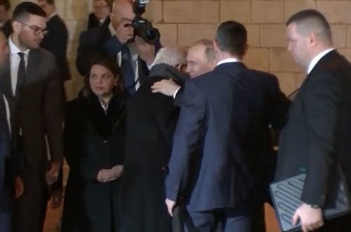 Rusiyanın himni daha bir ərəb ölkəsində səhv səsləndirildi - VİDEO