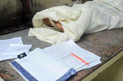 Şəkidə qəfil ölən şəxsin üzərində zorakılıq əlamətləri aşkarlandı