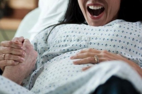 Azərbaycanda 17 yaşlı qız doğuş etdi, uşaq öldü