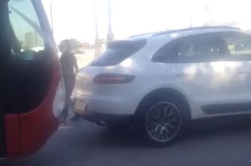 Bakıda xanım sürücüdən qeyri-etik davranış - VİDEO