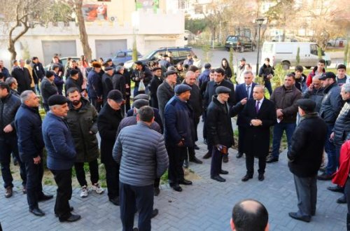 Azay Quliyev 8-ci mikrorayon, İbrahimpaşa Dadaşov və Nizami Nərimanov küçələrinin seçiciləri ilə görüşüb - FOTOLAR