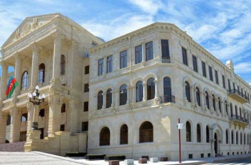 Bakıda dəhşətli qətl: Nənə iki nəvəsini öldürüb intihar etdi