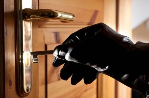 В Баку из квартиры похищено 37 тысяч манатов