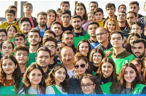 Mehriban Əliyeva gəncləri təbrik etdi