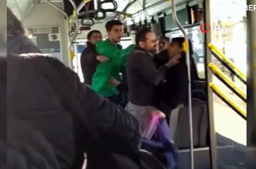 Üstü çirkli uşağı avtobusdan çıxardı, onu müdafiə edəni isə boğmaq istədi - VİDEO