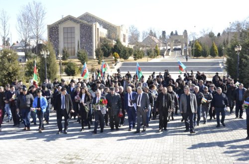 DEPUTATLIĞA NAMİZƏD MÖHSÜM ASLANOVLA GƏNCLƏR MƏRKƏZİNDƏ İZDİHAMLI GÖRÜŞ