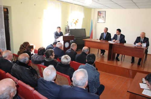 Yevlax şəhər İcra Hakimiyyətinin başçısı Anar Tağıyev Malbinəsi kəndində vətəndaşlarla səyyar qəbul keçirmişdir