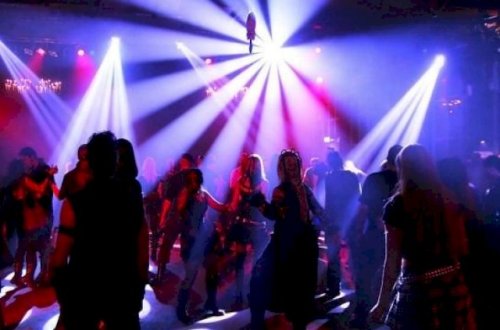 Generalın 22 yaşlı qohumundan 1.3 milyonluq ŞOK – Telefon qaçaqmalçılığı