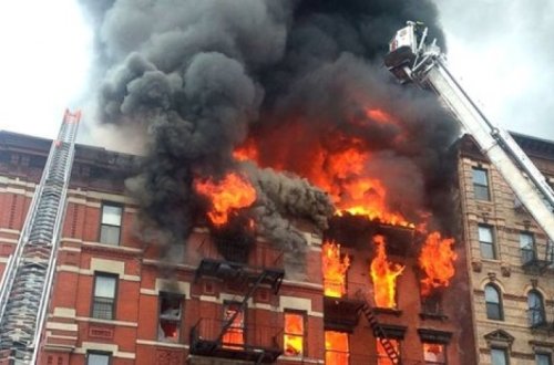 Bakıda hündürmərtəbəli binada YANĞIN - Uşaq xilas edildi - FOTOLAR