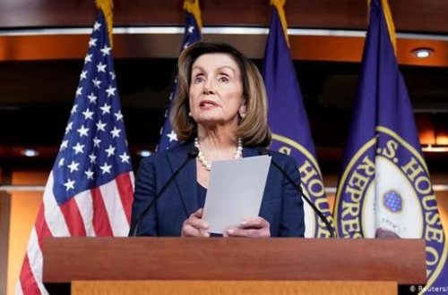 Пелоси: Трамп остается угрозой для демократии США