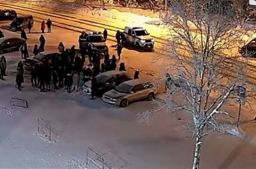 Mühafizəçilər müştərini amansızcasına döydülər - VİDEO