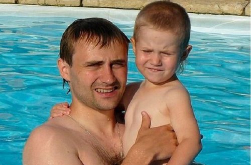 Смертельно больной мужчина зарезал 13-летнего сына, «чтобы мальчик не остался без отца»