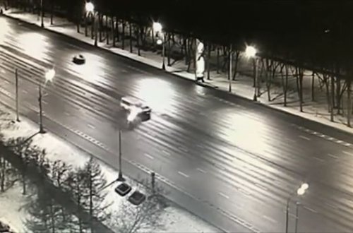 Taksi ilə mikroavtobus toqquşdu: Ölən və yaralananlar var - VİDEO