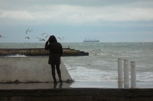 Rayondan oxumağa gələn 17 yaşlı qız evli kişidən uşaq dünyaya gətirdi