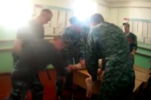 Azərbaycanlıya Rusiya həbsxanasında dəhşətli İŞGƏNCƏLƏR VERİLİR