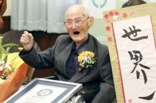 Ən yaşlı kişi uzunömürlülüyünün sirri ilə bölüşdü