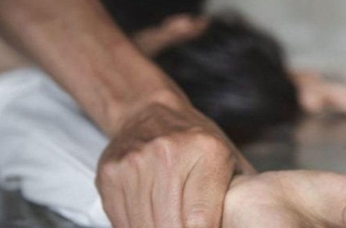 Hotel otağında yeniyetməyə təcavüz etdi