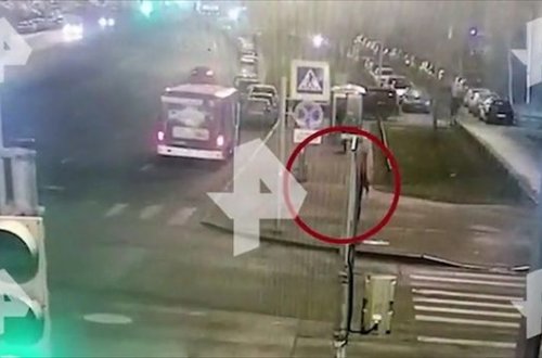 Piyada möcüzə nəticəsində xilas oldu - VİDEO