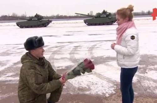 Tankçı evlilik təklifi üçün maraqlı ünvan seçdi - VİDEO