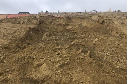В поселке Бадамдар вновь произошел оползень