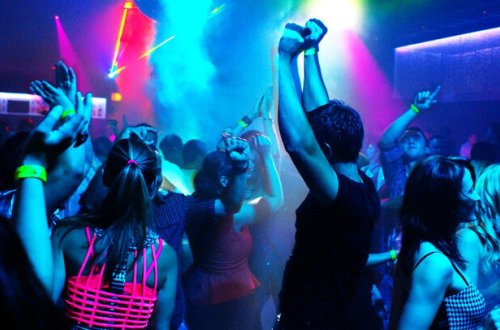 Bakıda gecə klubunda dava