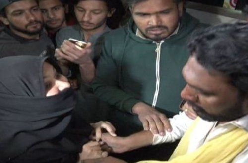 Pakistanda gəlinin qohumları bəyi toydan qovublar