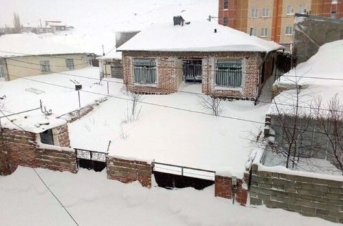 Xalxala 4 metr hündürlüyündə qar yağıb