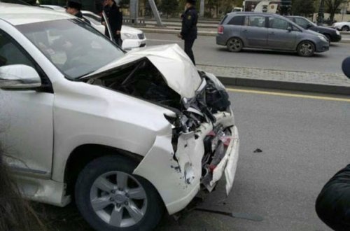 В Баку произошла цепная авария, пострадала женщина