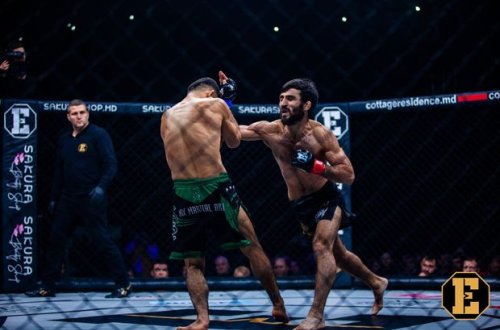 Azərbaycanlı idmançı rəqibi zədələdi, döyüş baş tutmamış hesab edildi - FOTO