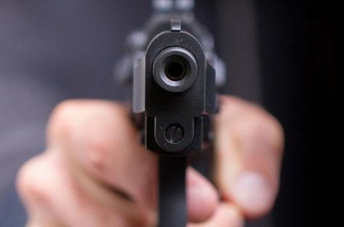 Ata onu döyən oğlunu odlu silahla qətlə yetirdi