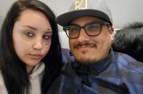 Nişanlanıb, üzünə ürək döyməsi etdirdi - Fotolar