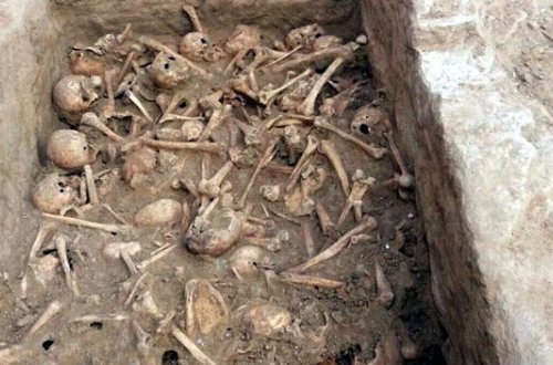 İnsan sümüklərindən hörülmüş divar aşkarlandı - FOTO