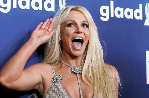 Britni Spirs ayağını sındırdı – FOTO