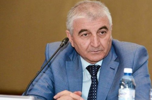 Məzahir Pənahovla namizəd arasında mübahisə