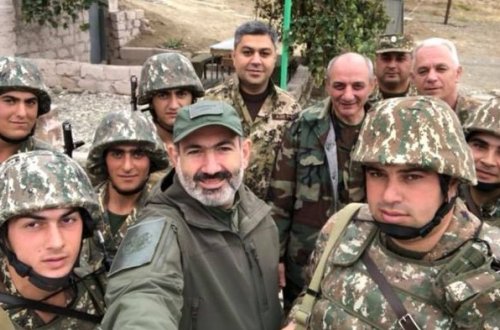 Paşinyan erməni əsgərlərin intiharını bazara bənzətdi