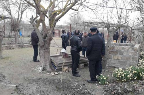 Azərbaycanda ananın meyiti su quyusunda, körpəninki evdə tapıldı - FOTO