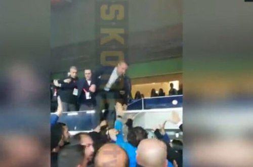 Али Коч набросился на болельщиков - ВИДЕО