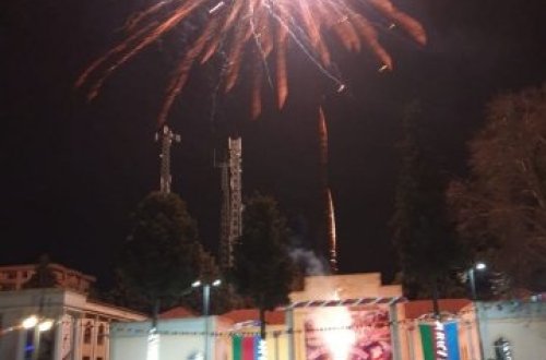 Tovuzda dövlətin pulu belə havaya sovrulub - Atəşfəşanlıq, bir paket yardım...