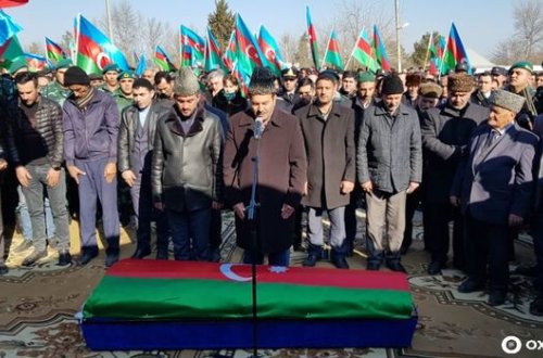 Azərbaycan şəhidi ilə vidalaşır - VİDEO/FOTO