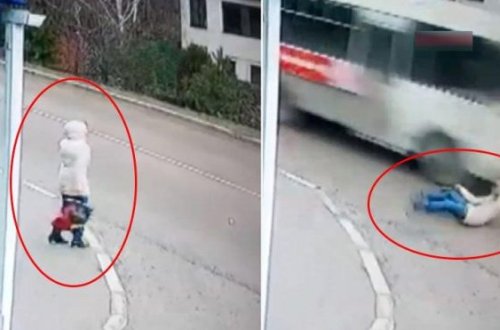 Koronovirusa yoluxan qadın küçədə dəhşətli hala düşdü (18+VİDEO)