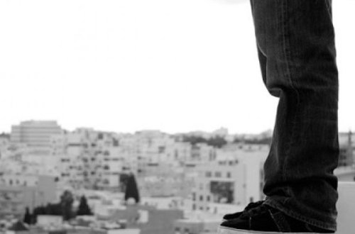 В связи с самоубийством школьника в Абшеронском районе возбуждено уголовное дело