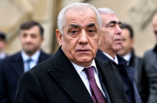 Премьер Азербайджана принял решение по школьным учебникам