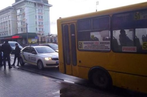 Подросток похитил маршрутку с пассажирами в Ровно